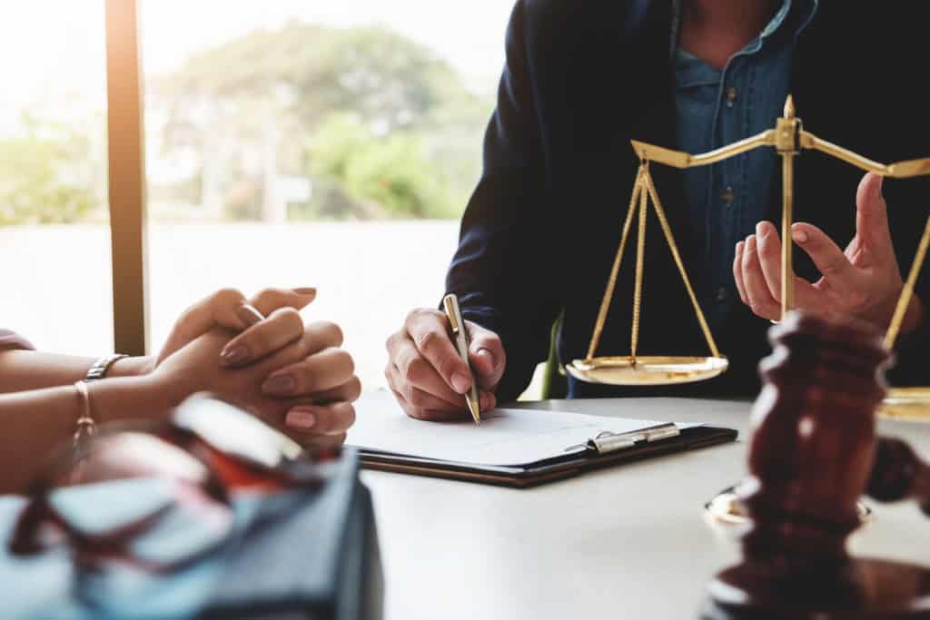 Court Applications vs. Mediation: A Less Stressful Path with EH Mediation Farnborough